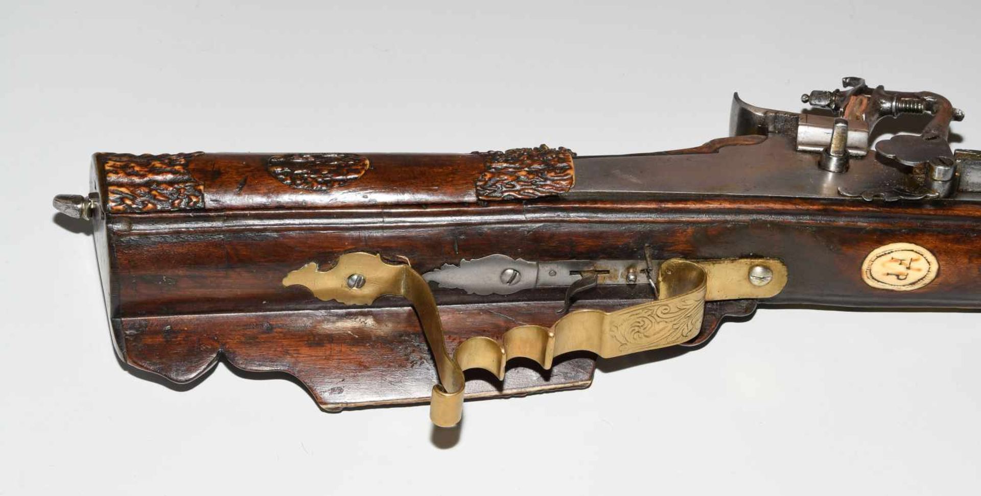 RadschlossgewehrBöhmisch, um 1700. Oktogonallauf (L76,5cm), Kal. 14mm, gezogen. Visier und - Bild 10 aus 13