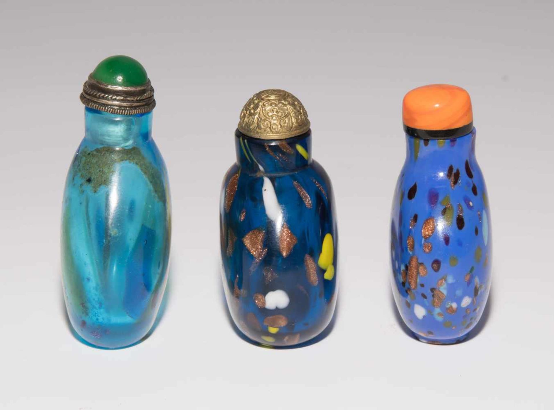 6 Glas Snuff BottlesChina. Opakes und transparentes Glas in verschiedenen Blautönen tlw. bunt - Image 15 of 15