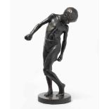 Joh. E. OttoKnabe mit Ball. Bronze, dunkelbraun patiniert. H 65 cm.