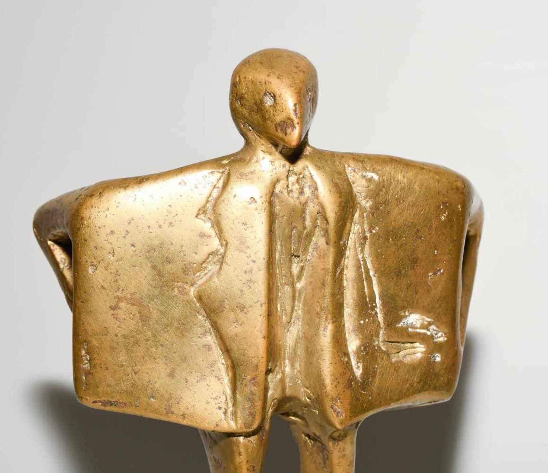 Metzler, Kurt Laurenz(St.Gallen 1941)Businessman. 1979. Bronze, gold patiniert. Auf dem Fuss - Bild 7 aus 9
