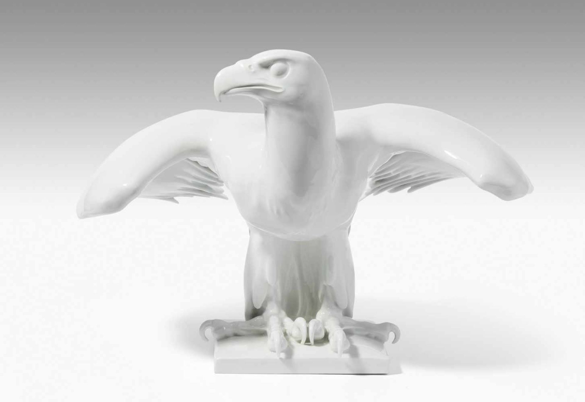 Tierfigur, MeissenAdler. Entwurf: Max Esser 1931, Ausführung um 1934–1945. Porzellan, weiss. - Bild 2 aus 20