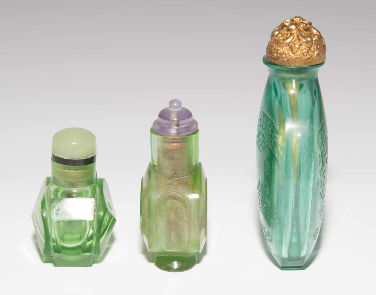 9 Glas Snuff BottlesChina. Transparentes Glas in verschiedenen Grüntönen, ein Snuff Bottle aus - Image 11 of 22