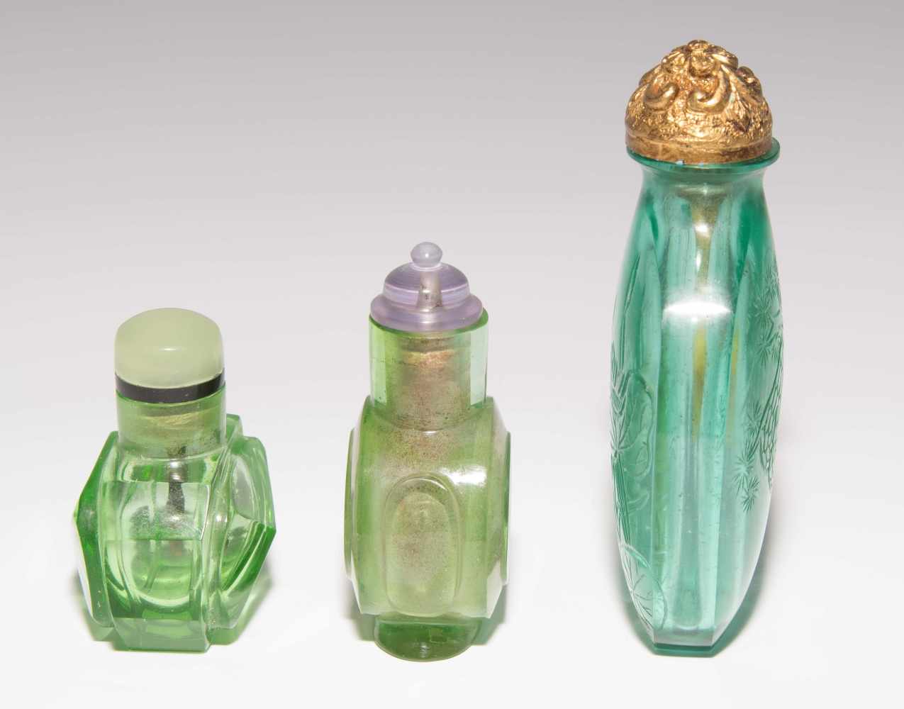 9 Glas Snuff BottlesChina. Transparentes Glas in verschiedenen Grüntönen, ein Snuff Bottle aus - Image 9 of 22