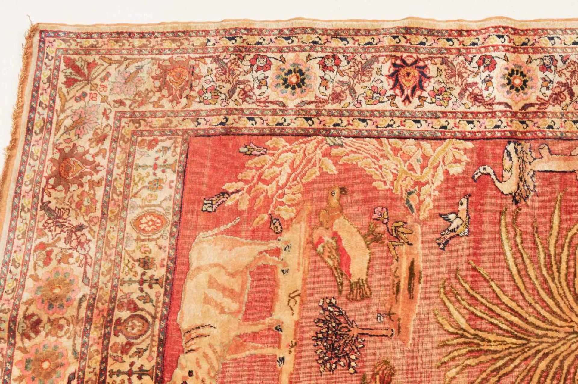 Panderma-SeideNO-Türkei, um 1930. Reliefgeknüpfter Teppich. Flormaterial reine Seide. Im Zentrum des - Bild 8 aus 10