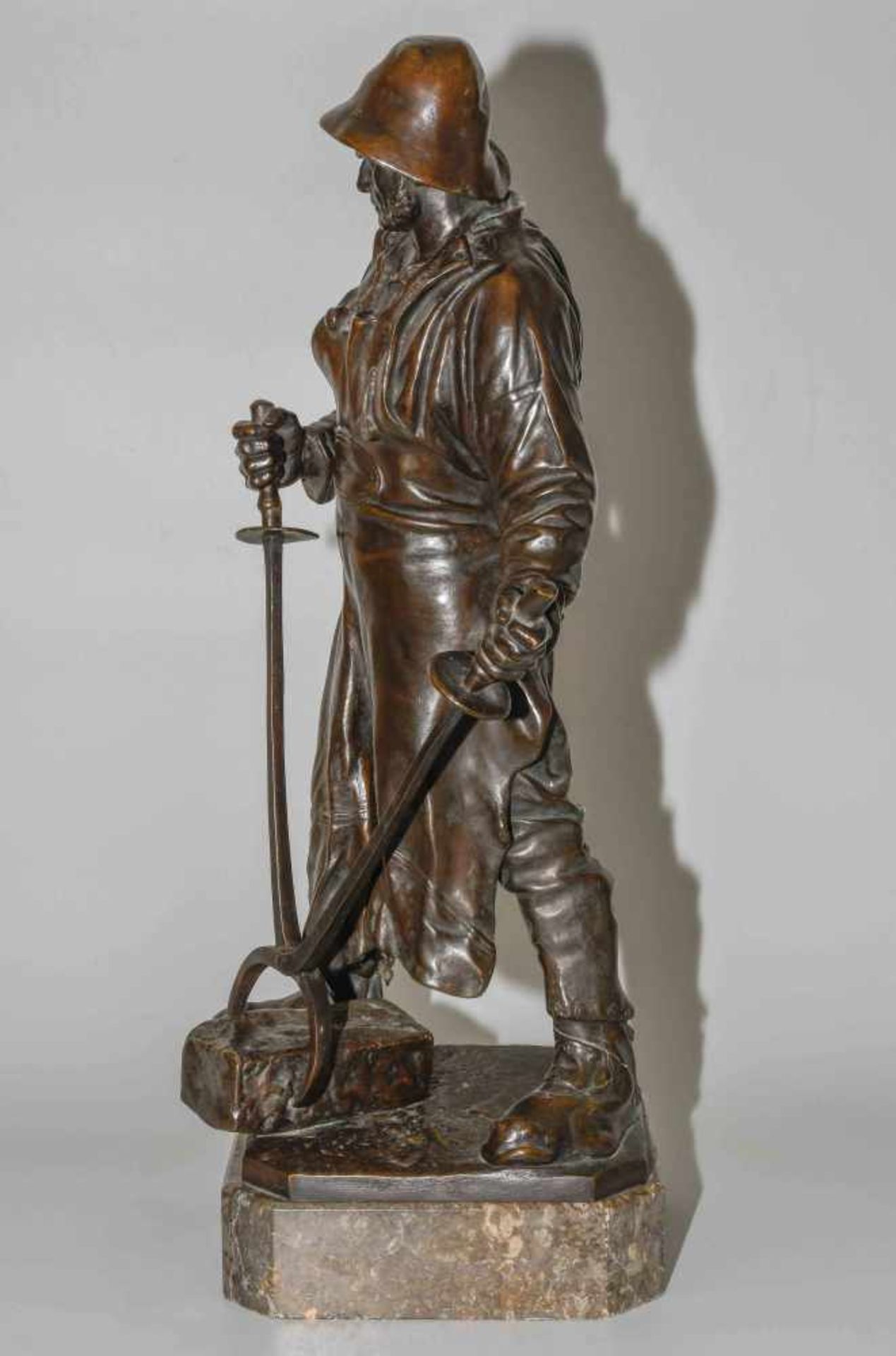 Friedrich Johann Reusch(Siegen 1843–1906 Girgenti)Siegerländer Hüttenarbeiter. Bronze, braun - Bild 3 aus 7