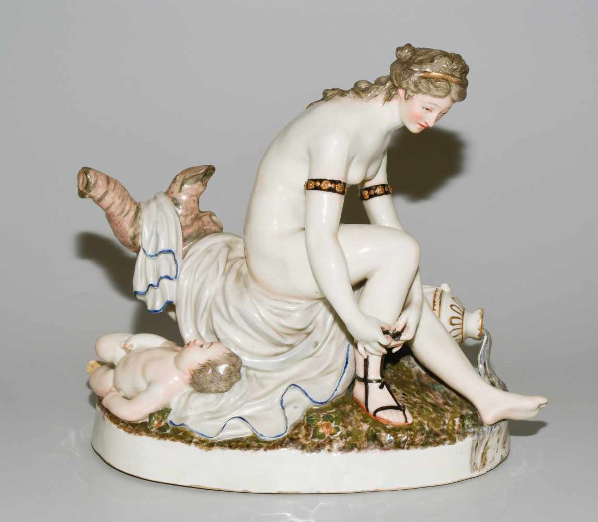 Figur, ZürichQuellnymphe (Sandalenbinderin) mit Putto. Entwurf: Valentin Sonnenschein um 1777. - Bild 2 aus 13