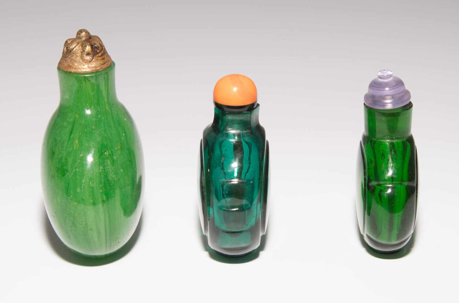 9 Glas Snuff BottlesChina. Transparentes Glas in verschiedenen Grüntönen, ein Snuff Bottle aus - Image 13 of 22