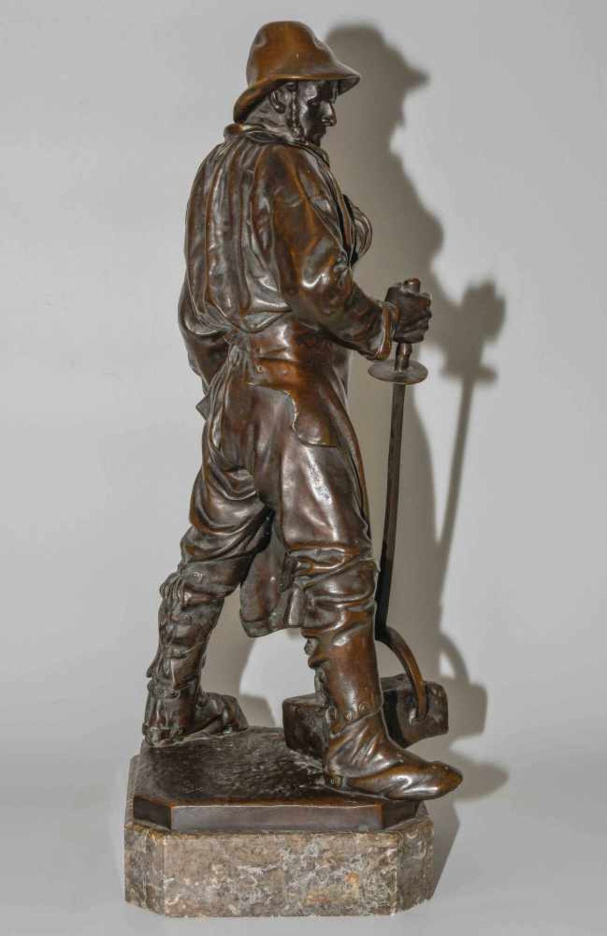 Friedrich Johann Reusch(Siegen 1843–1906 Girgenti)Siegerländer Hüttenarbeiter. Bronze, braun - Bild 5 aus 7
