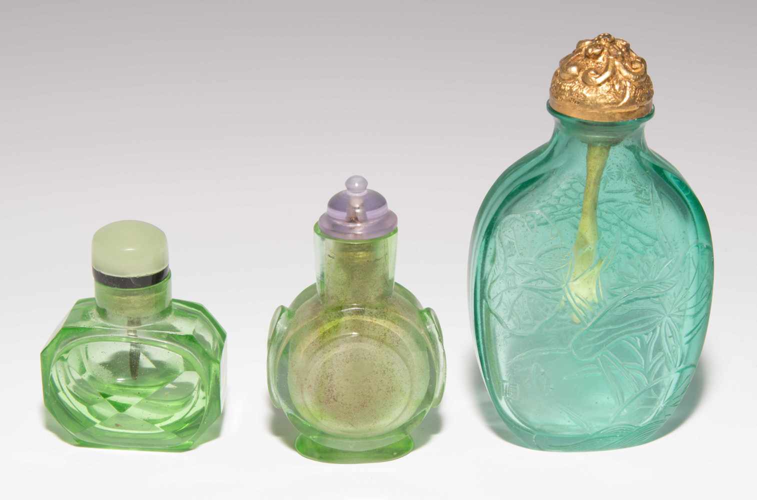 9 Glas Snuff BottlesChina. Transparentes Glas in verschiedenen Grüntönen, ein Snuff Bottle aus - Image 8 of 22