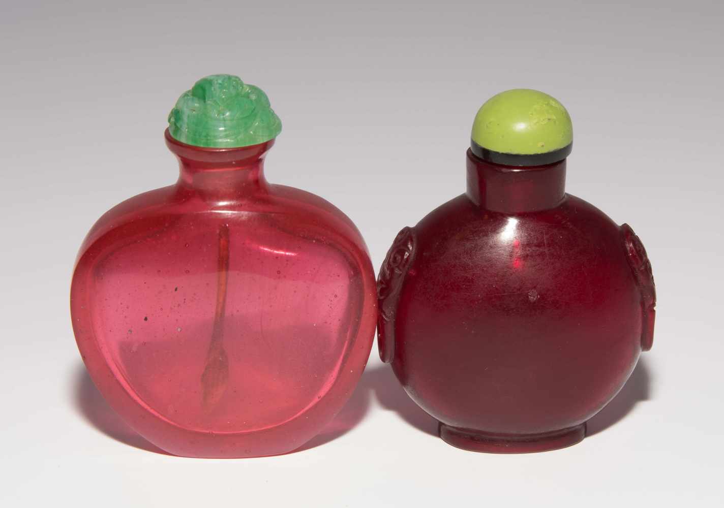 8 Snuff BottlesChina. Transparentes und halbtransparentes Glas in verschiedenen Rottönen. H 4,5–8, - Image 8 of 29