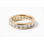 Brillant-Ring750 Gelbgold. Alliance-Modell. 19 Brillanten ca. 2.28 ct F/G-vvs/vs. Gr. 55, 8,2 g.