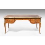 Bureau PlatLouis XV-Stil 20.Jh. Rosenholz, Palisander. Vierschübiger Korpus auf hohen