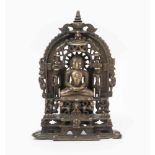 Jain-AltarWestindien. Bronze mit Silber- und Kupfereinlagen. Kleiner, z.T. durchbrochen gearbeiteter