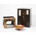 Taihai und Haidai (Grosse Sake-Schüssel und Ständer)Japan, um 1900. Kaga-Makie, Kanazawa. Taka-