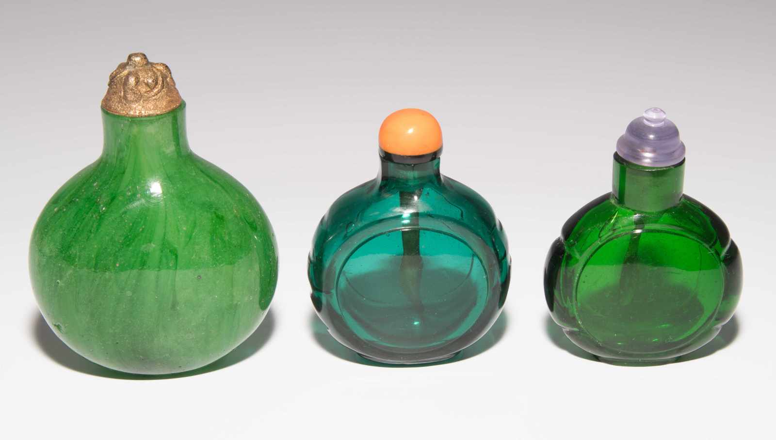 9 Glas Snuff BottlesChina. Transparentes Glas in verschiedenen Grüntönen, ein Snuff Bottle aus - Image 2 of 22