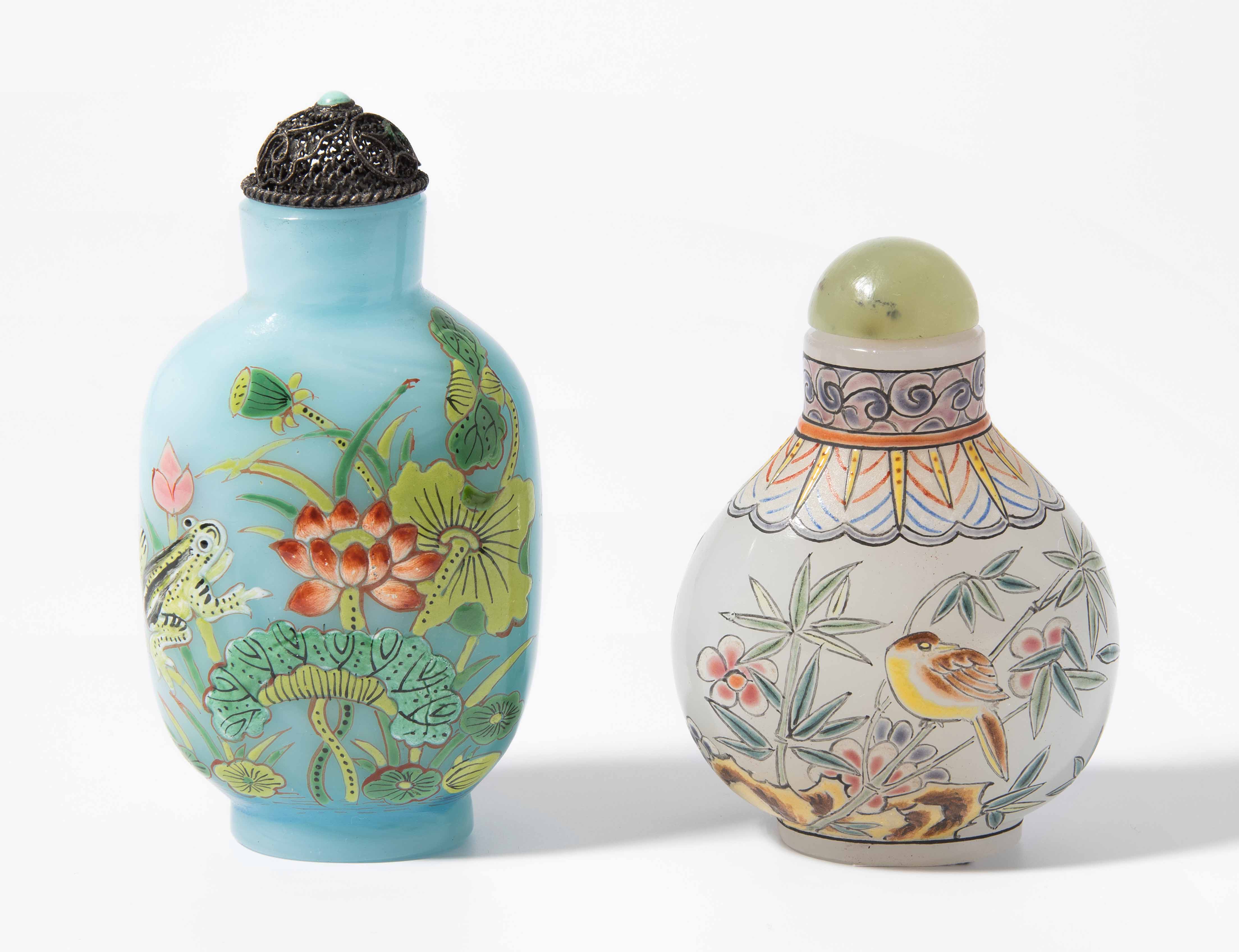 Lot: 2 Glas-Snuff Bottles