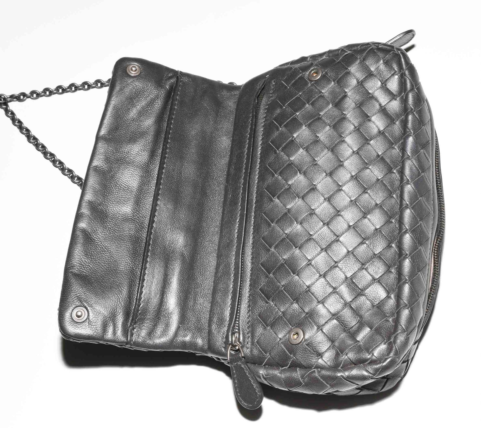 Bottega Veneta, kleine Schultertasche "Messenger" - Image 8 of 11