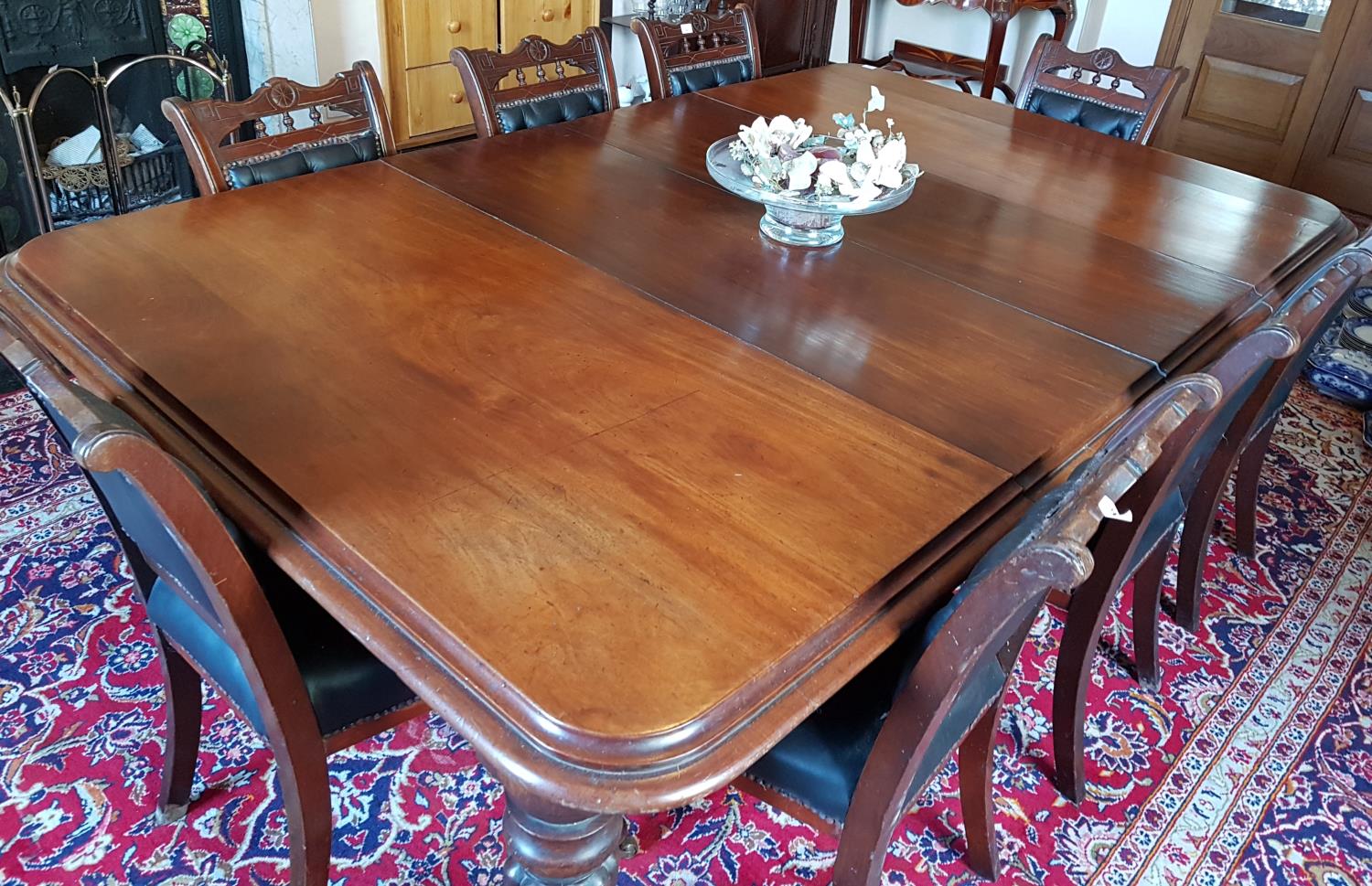 A good Victorian Mahogany Dining Table with two extra leaves (will take more) on reeded turned - Image 3 of 3