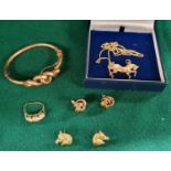 A large quantity of 9 carat Gold Jewellery to include earrings, a necklace, bangle and other