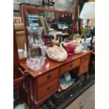 A nice early 20th Century Mahogany veneered Dressing Table.