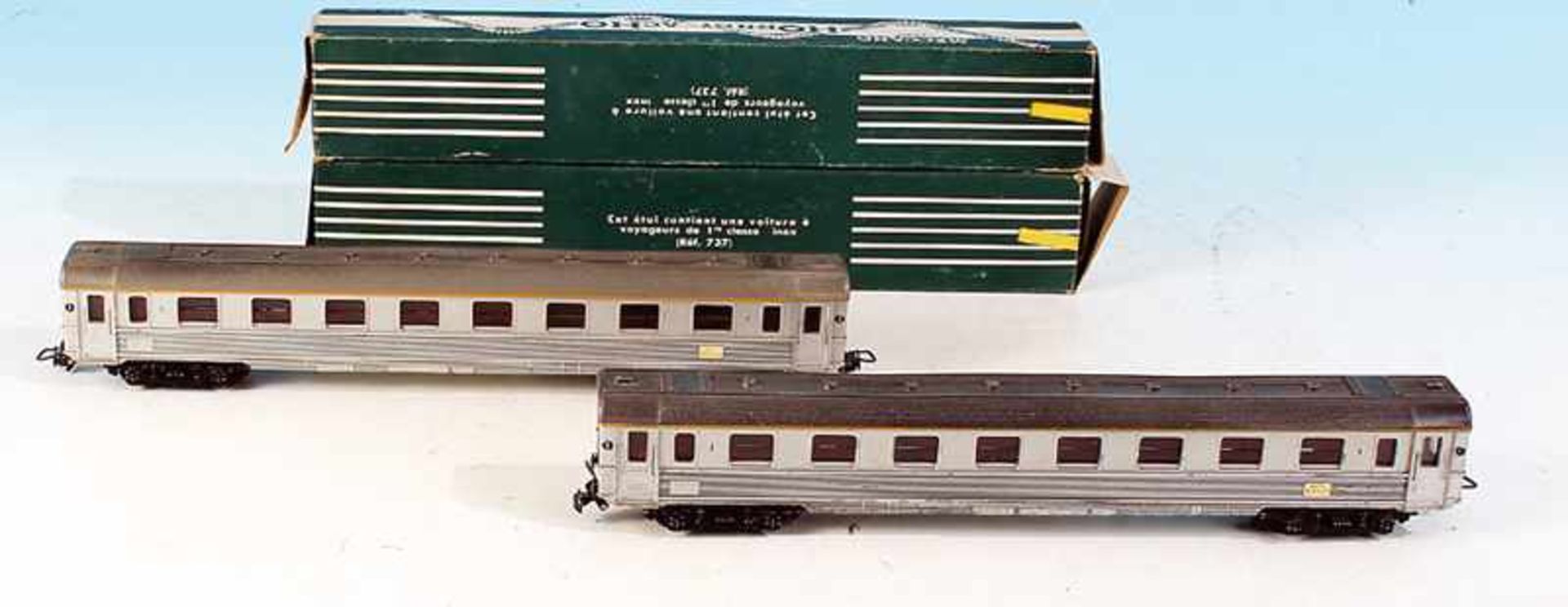 2 HORNBY ital. Personenwagen 737