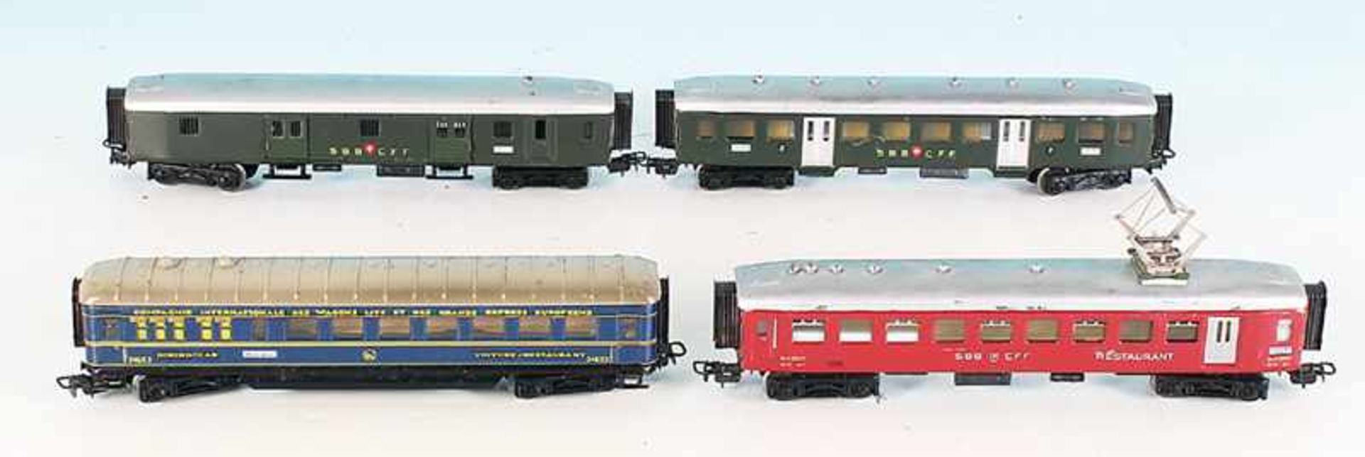 4 MARKLIN Personen/Packwagen