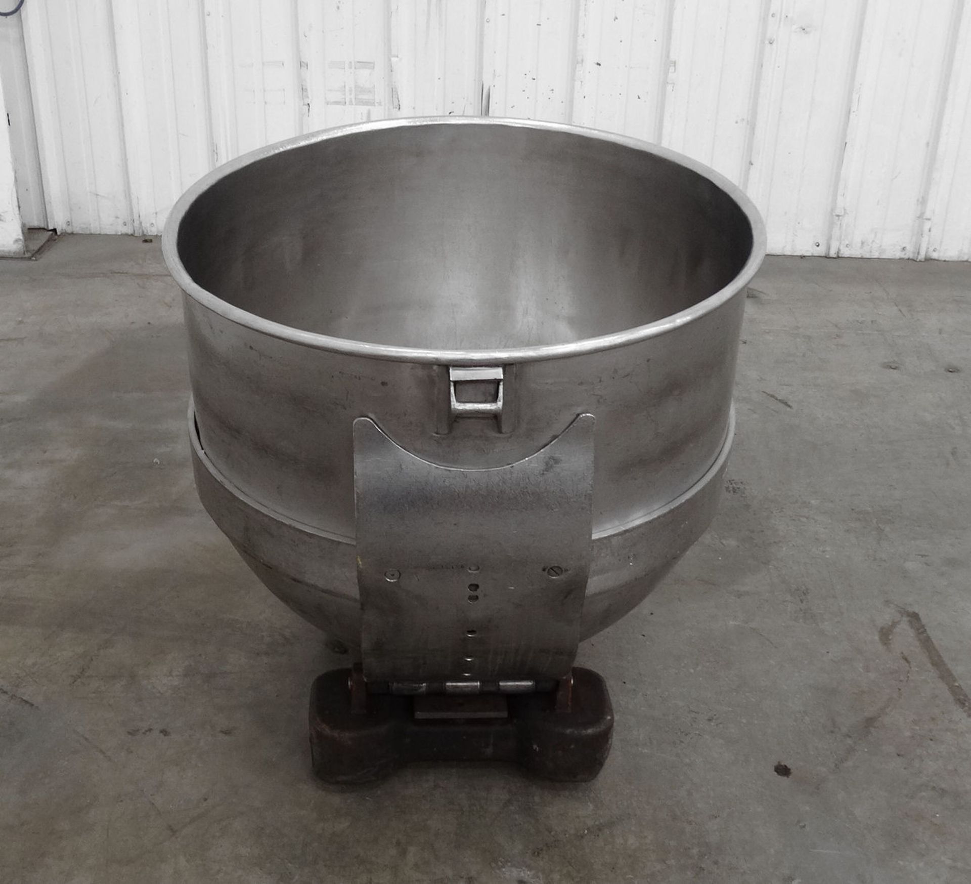 110 Gallon Stainless Steel Mixing Bowl C1931 - Image 7 of 11