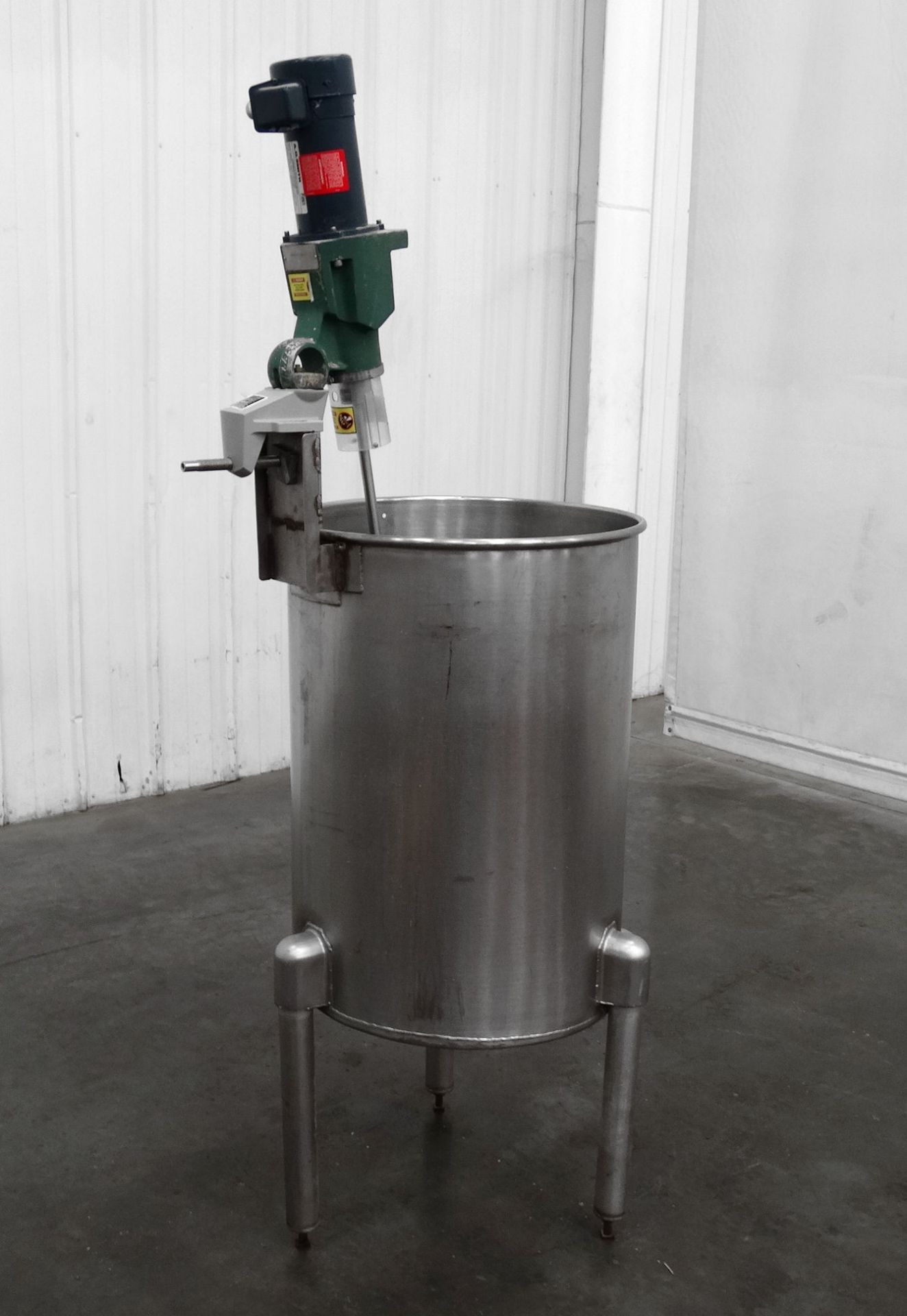 Single Wall Stainless Mixing Tank 75 Gallons B8429