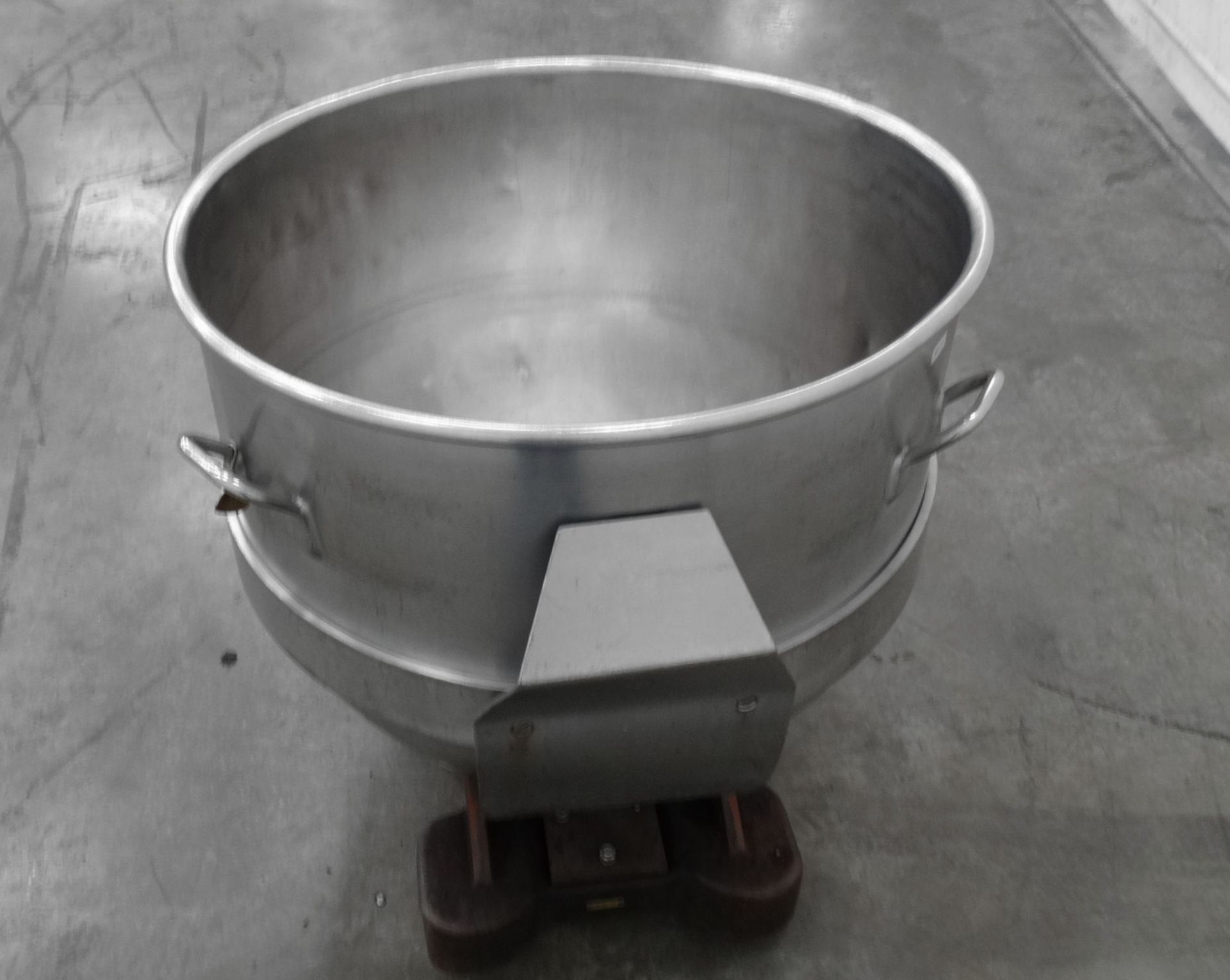 110 Gallon Stainless Steel Mixing Bowl C1931 - Image 9 of 11