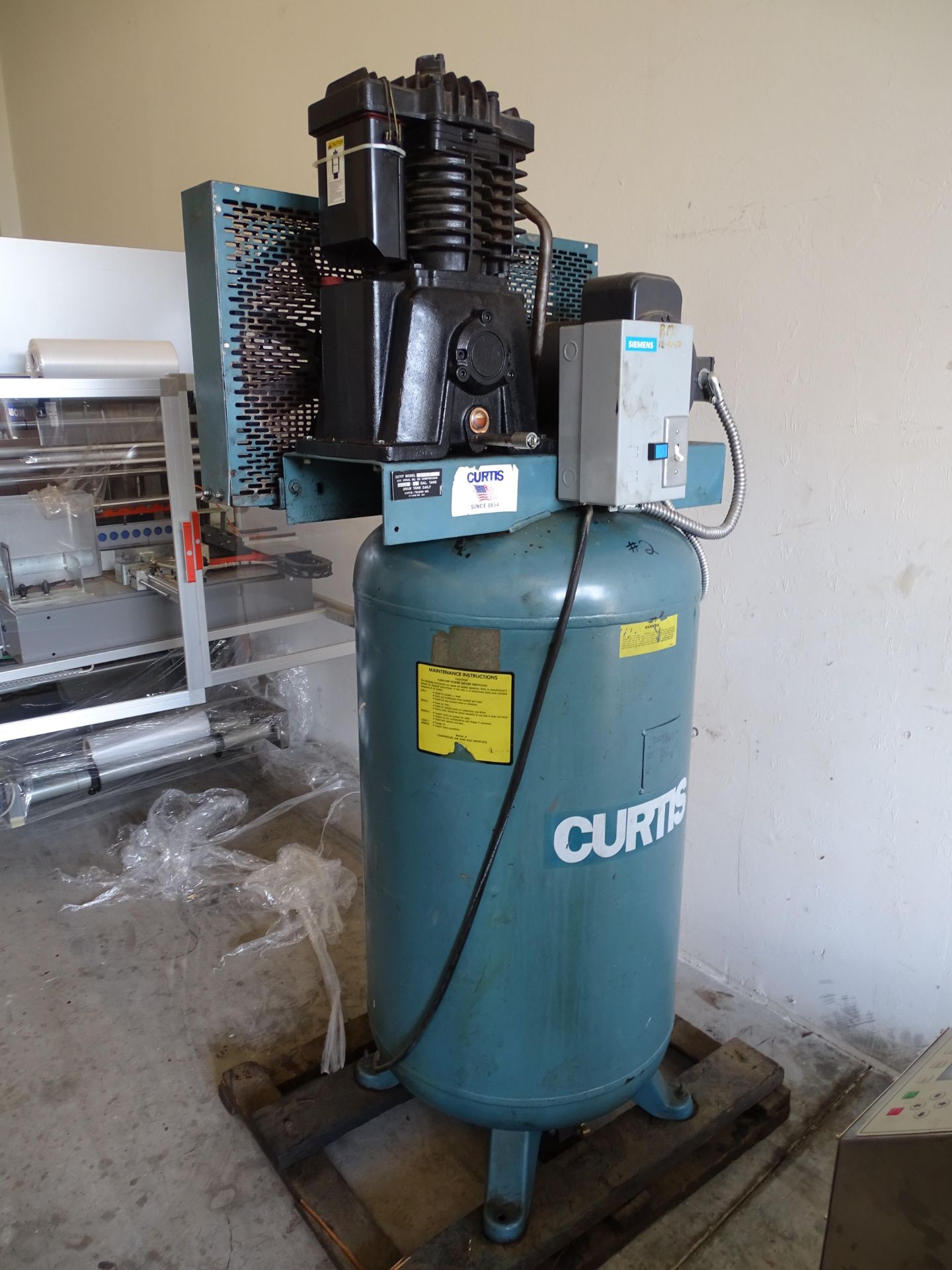 Curtis 5E2VT8 A2 80 Gallon Air Compressor H5491