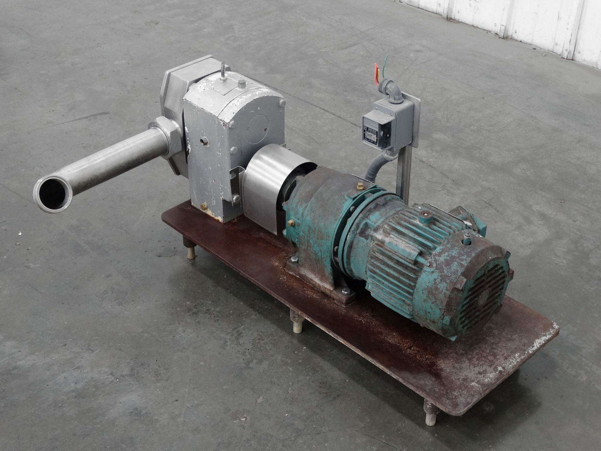 APV Pump with 3 Horsepower Reliance Motor C2050 - Image 3 of 13