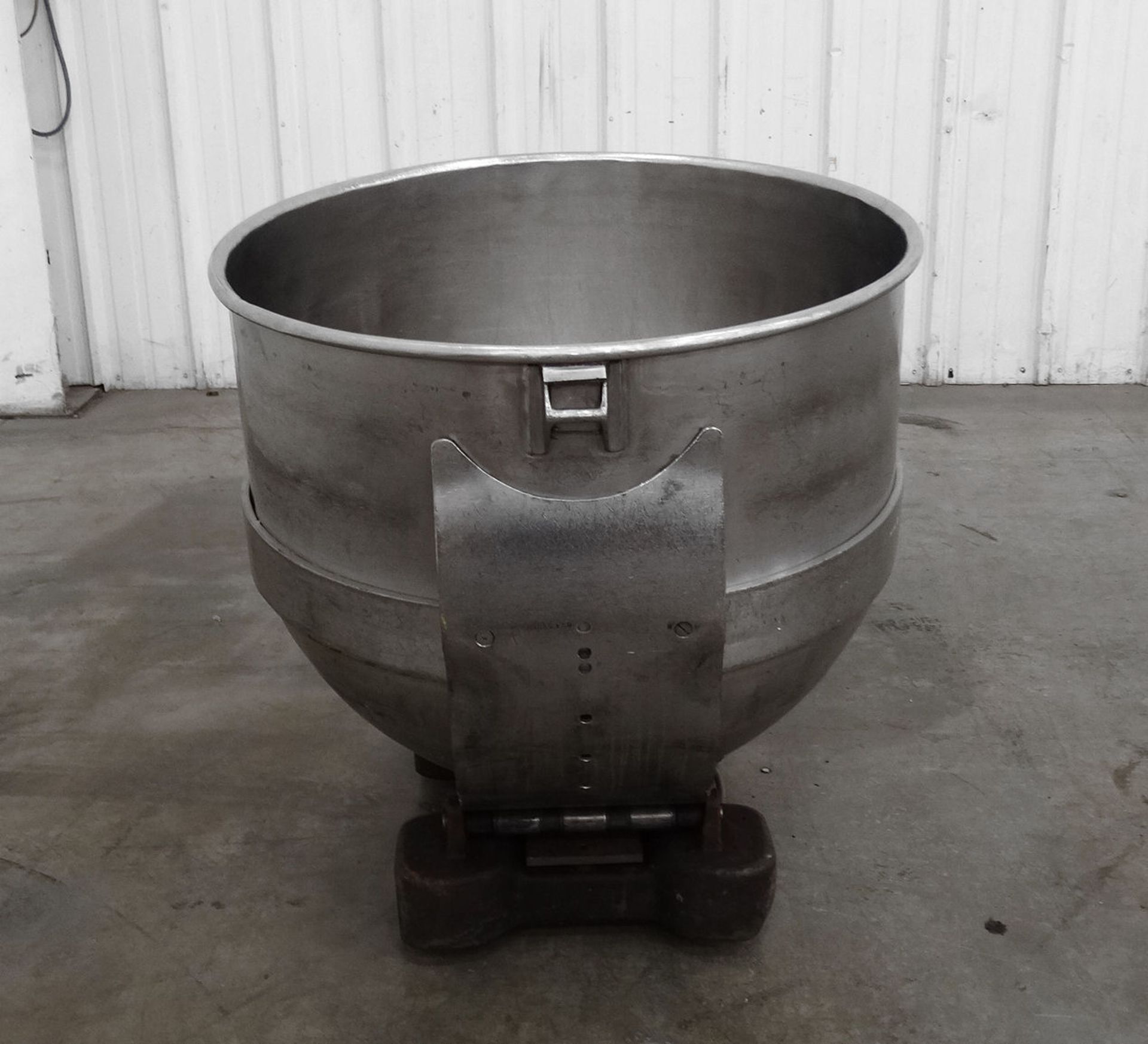 110 Gallon Stainless Steel Mixing Bowl C1931 - Image 11 of 11
