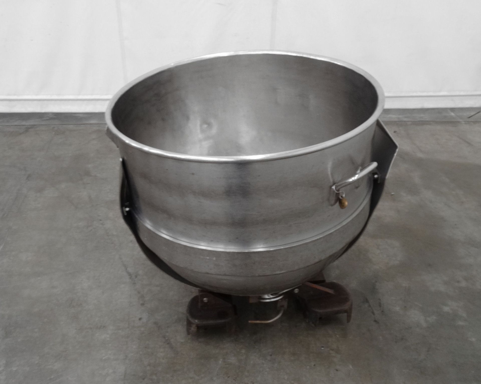 110 Gallon Stainless Steel Mixing Bowl C1931 - Image 10 of 11