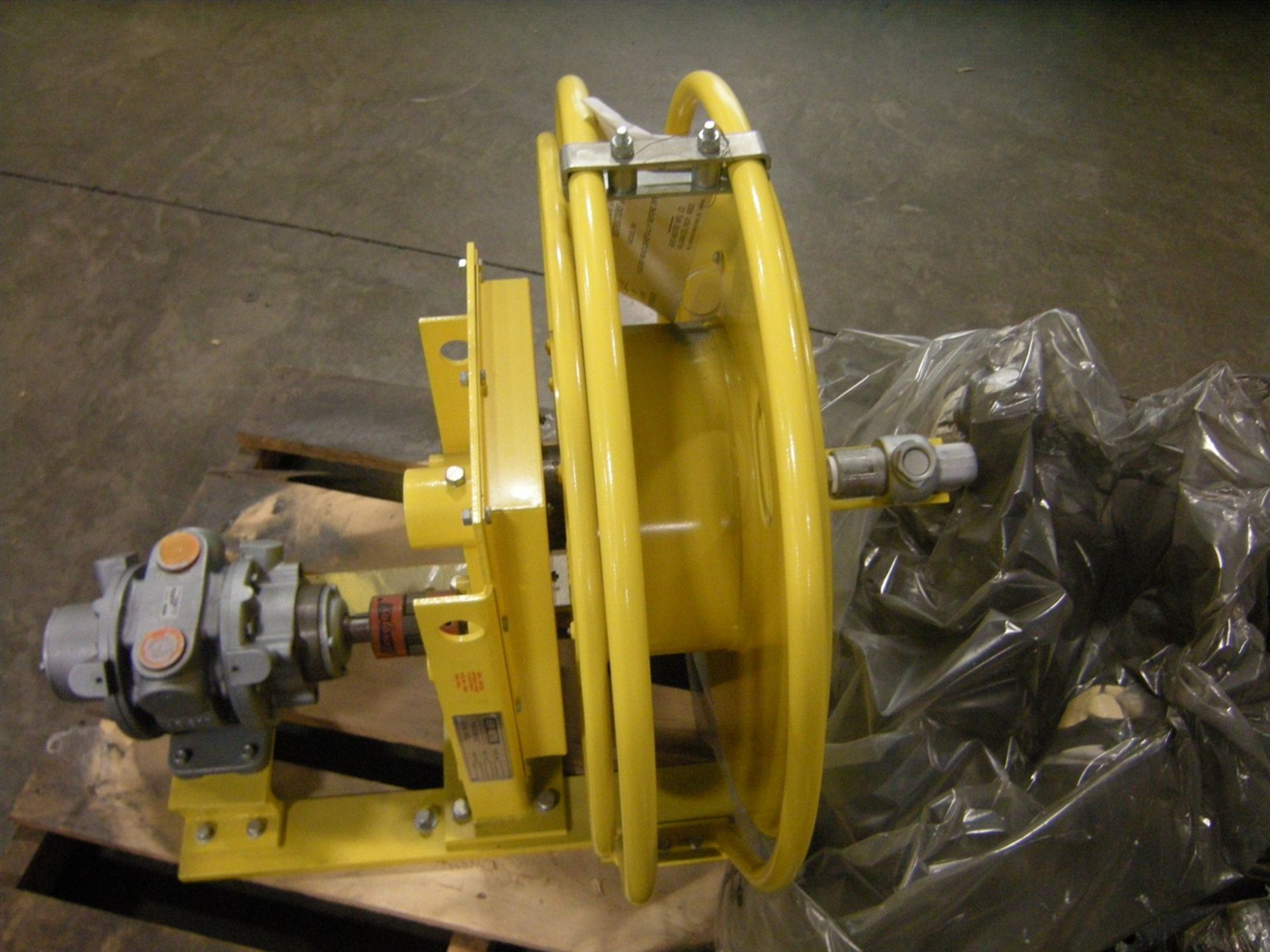 Aero-Motive POW-R-MATIC Hazardous-Duty Hose Reel V320123000, 6000 PSI SKU: 6931 - Image 2 of 5