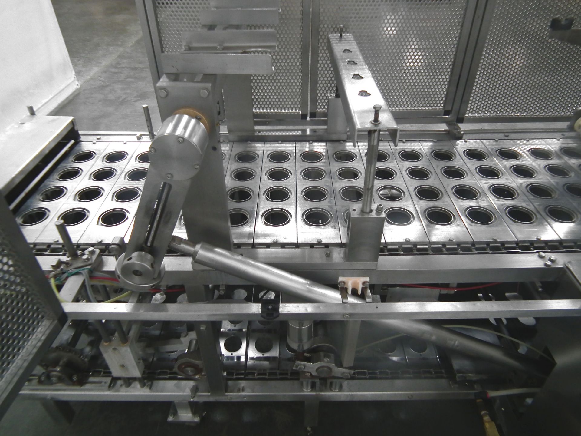 Modern Packaging SL-1 X 4 4 Lane Cup Filler - Image 8 of 13