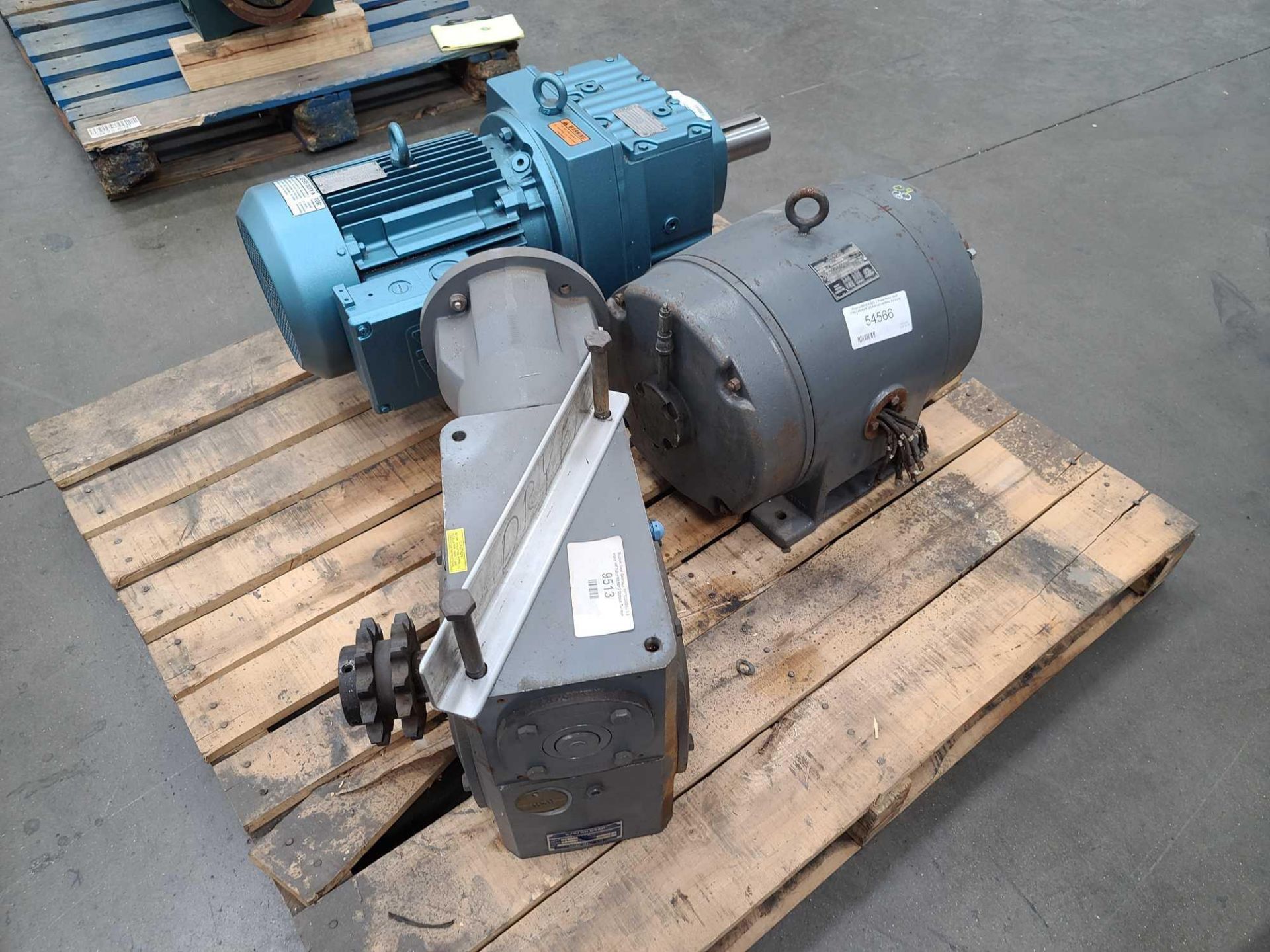 Lot of 2 Electric Motors and 1 Gearbox - Image 4 of 8