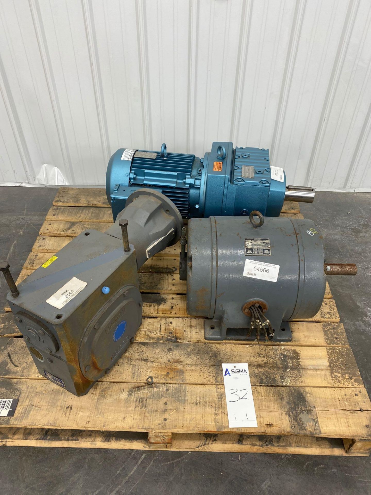 Lot of 2 Electric Motors and 1 Gearbox - Image 8 of 8