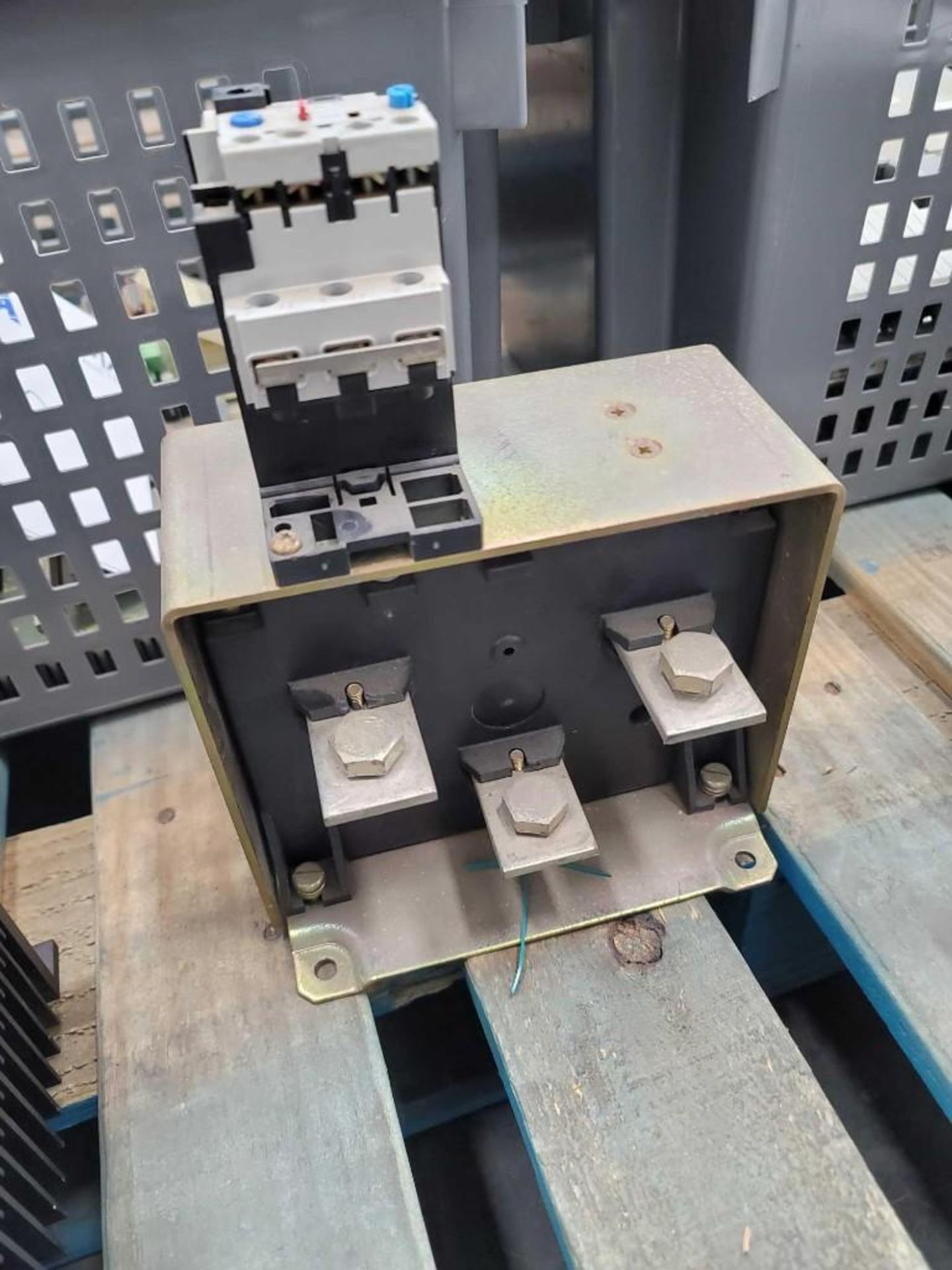 Allen-Bradley 150-A24NB Soft Start Motor Controller