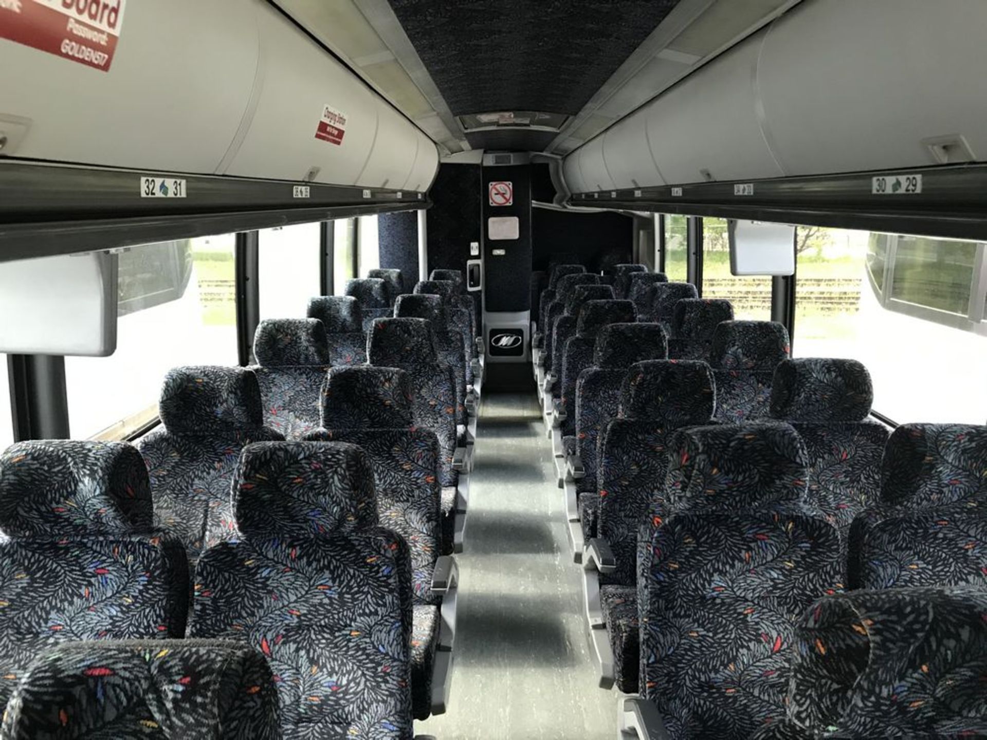 2005 MCI MODEL J4500, 56 SEAT PASSENGER COACH BUS - Image 6 of 10