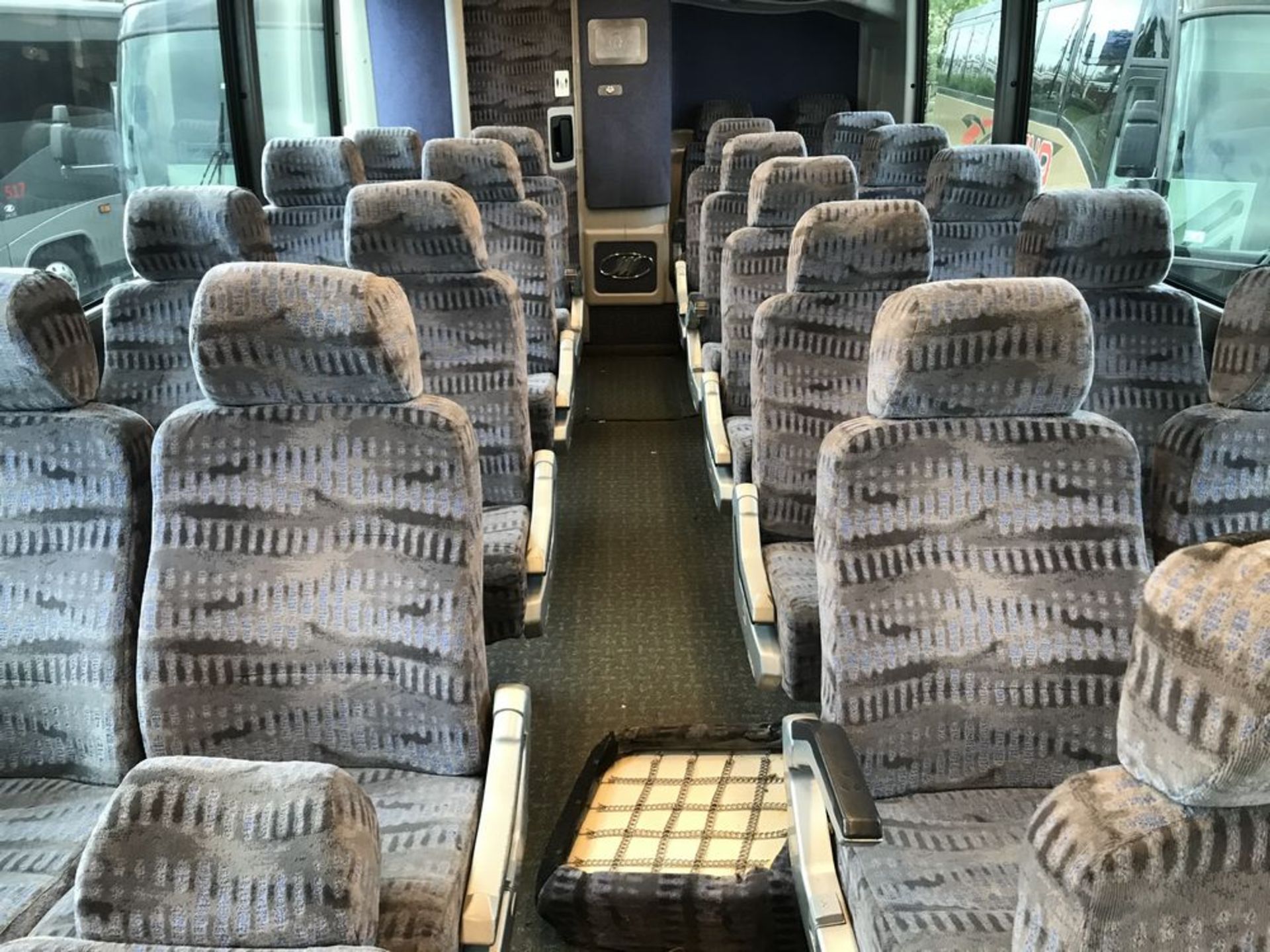 2006 MCI MODEL J4500, 56 SEAT PASSENGER COACH BUS - Image 11 of 16