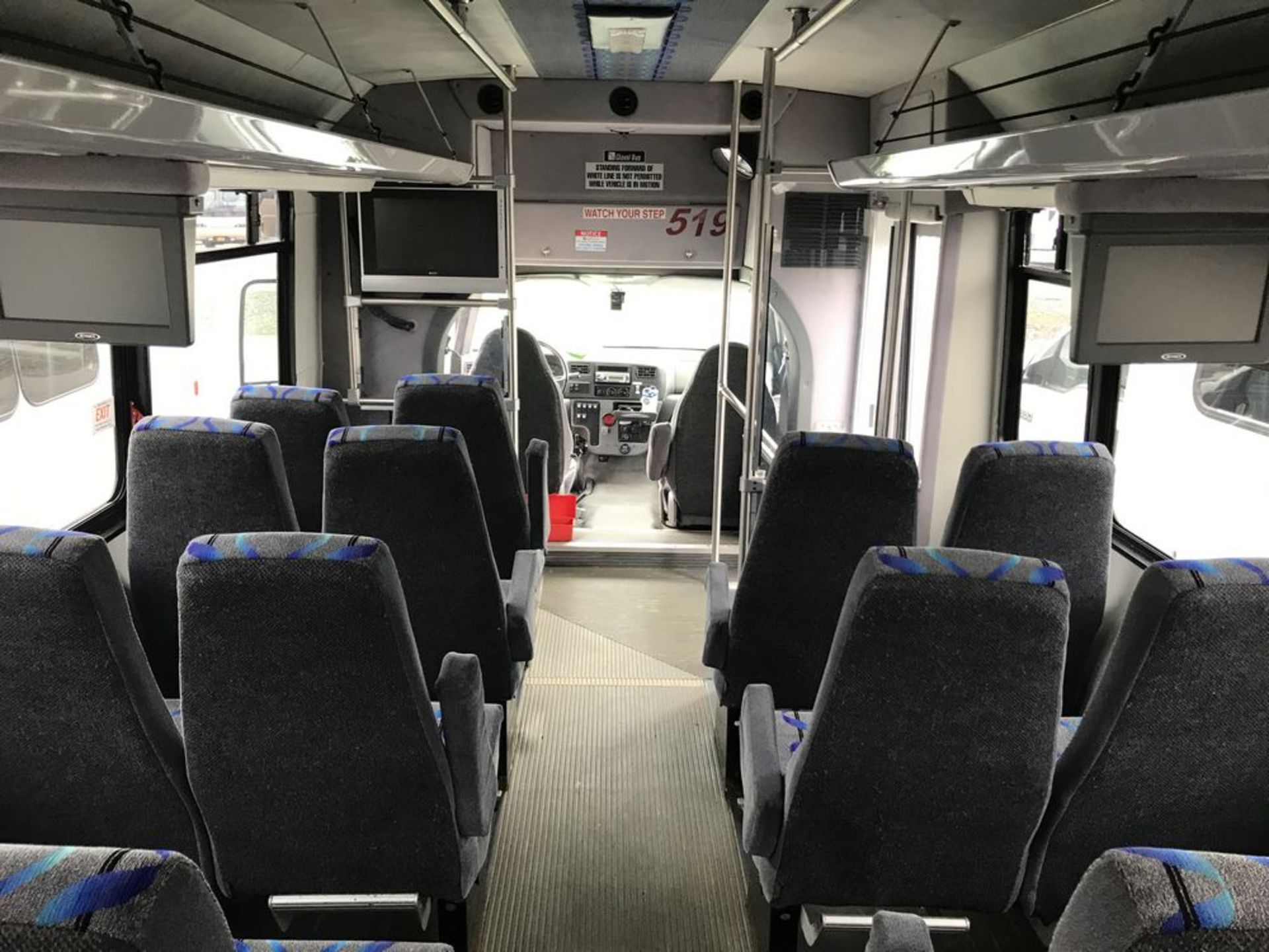 2009 FORD MODEL F650, 38 SEAT PASSENGER COACH BUS - Image 9 of 11