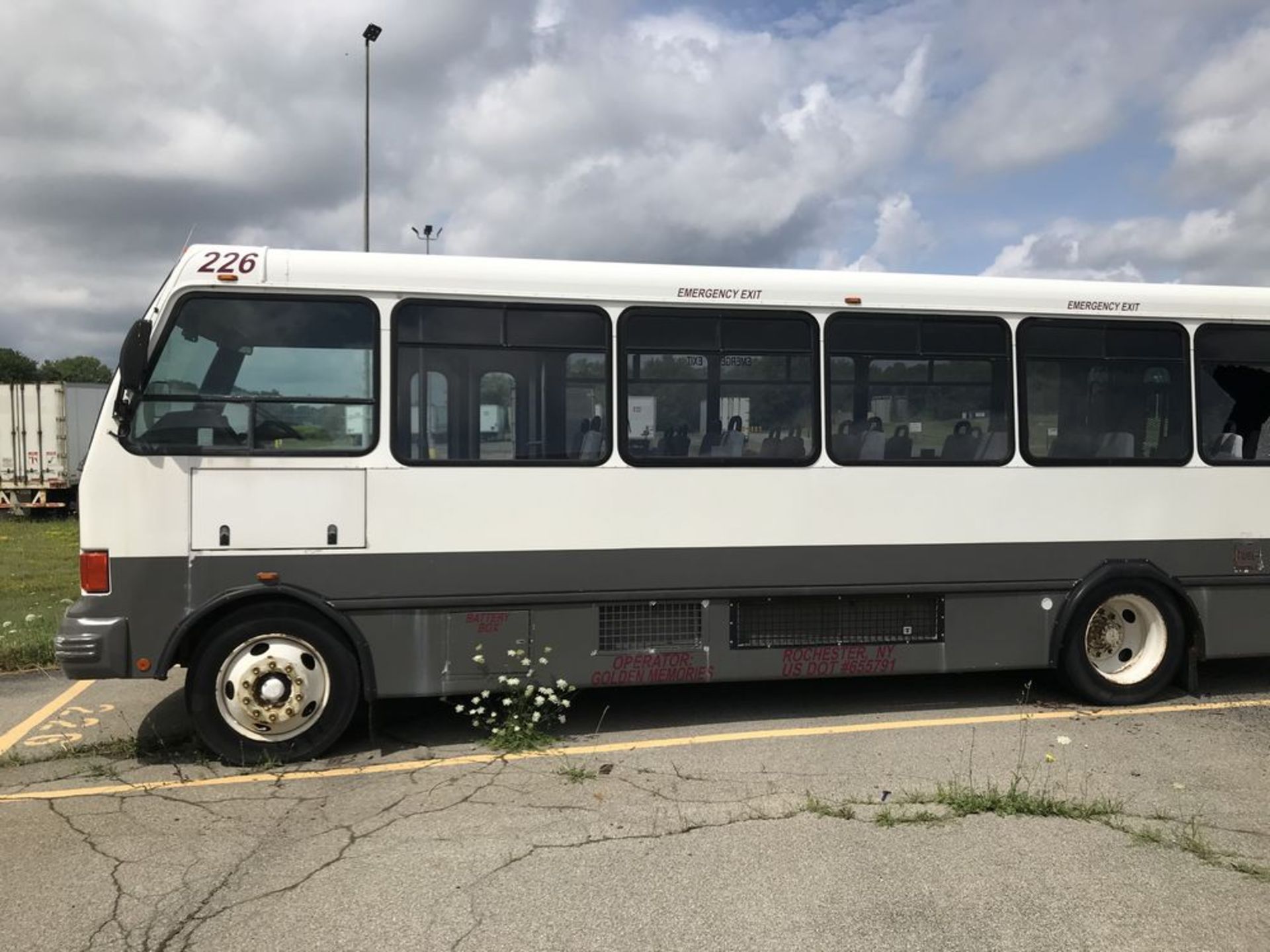 2006 ELDORADO/FREIGHTLINER MODEL MB55/FCBUS, 28 SEAT PASSENGER BUS