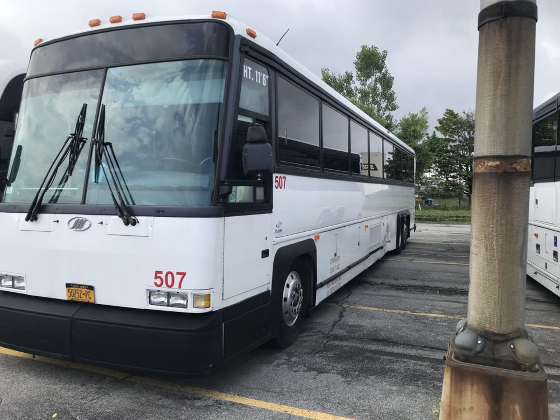 2003 MCI MODEL D4500, 55 SEAT PASSENGER COACH BUS