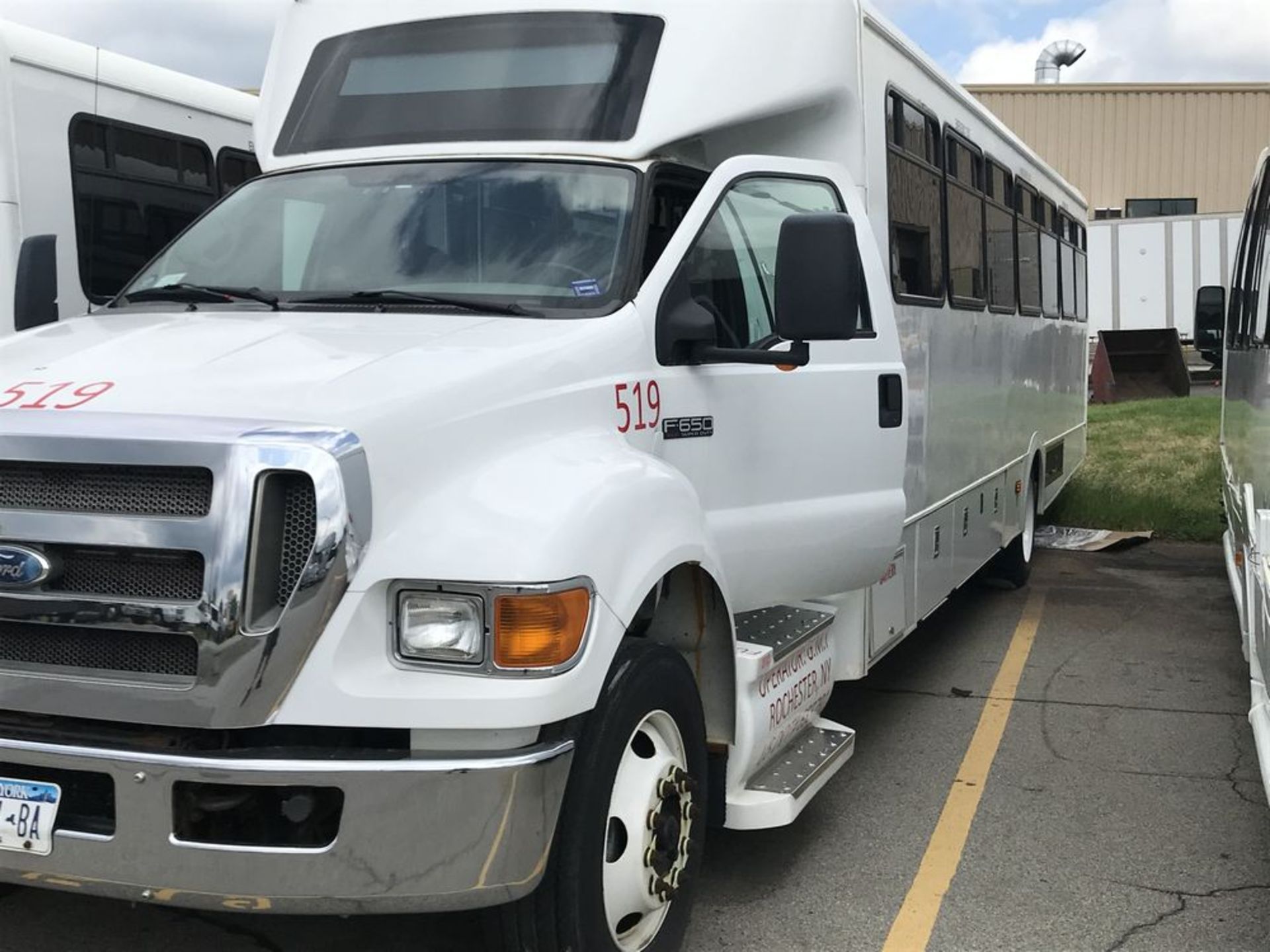 2009 FORD MODEL F650, 38 SEAT PASSENGER COACH BUS - Image 3 of 11