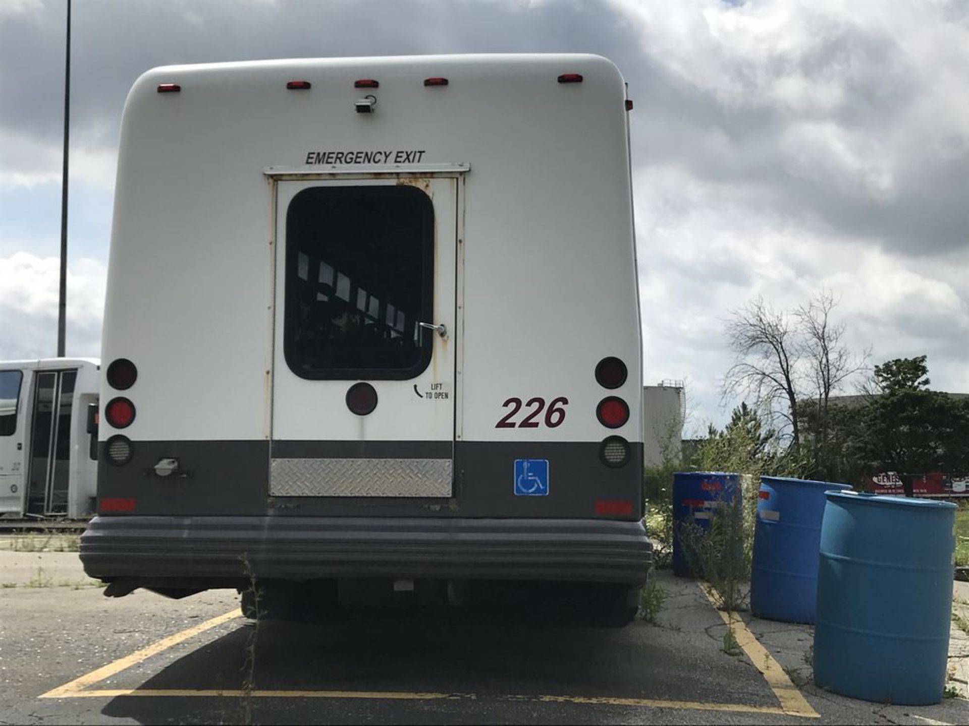 2006 ELDORADO/FREIGHTLINER MODEL MB55/FCBUS, 28 SEAT PASSENGER BUS - Image 6 of 10