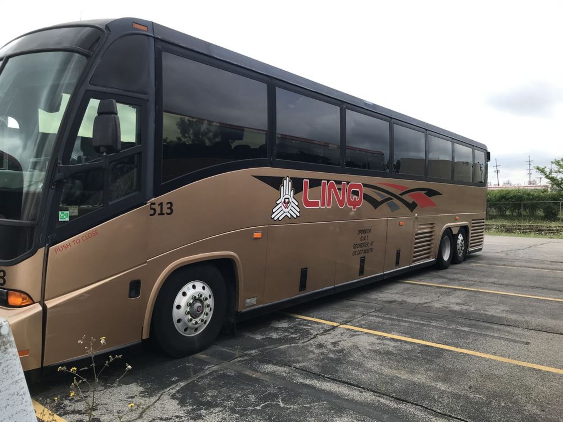 1999 MCI MODEL 102 EL3, 54 SEAT PASSENGER COACH BUS