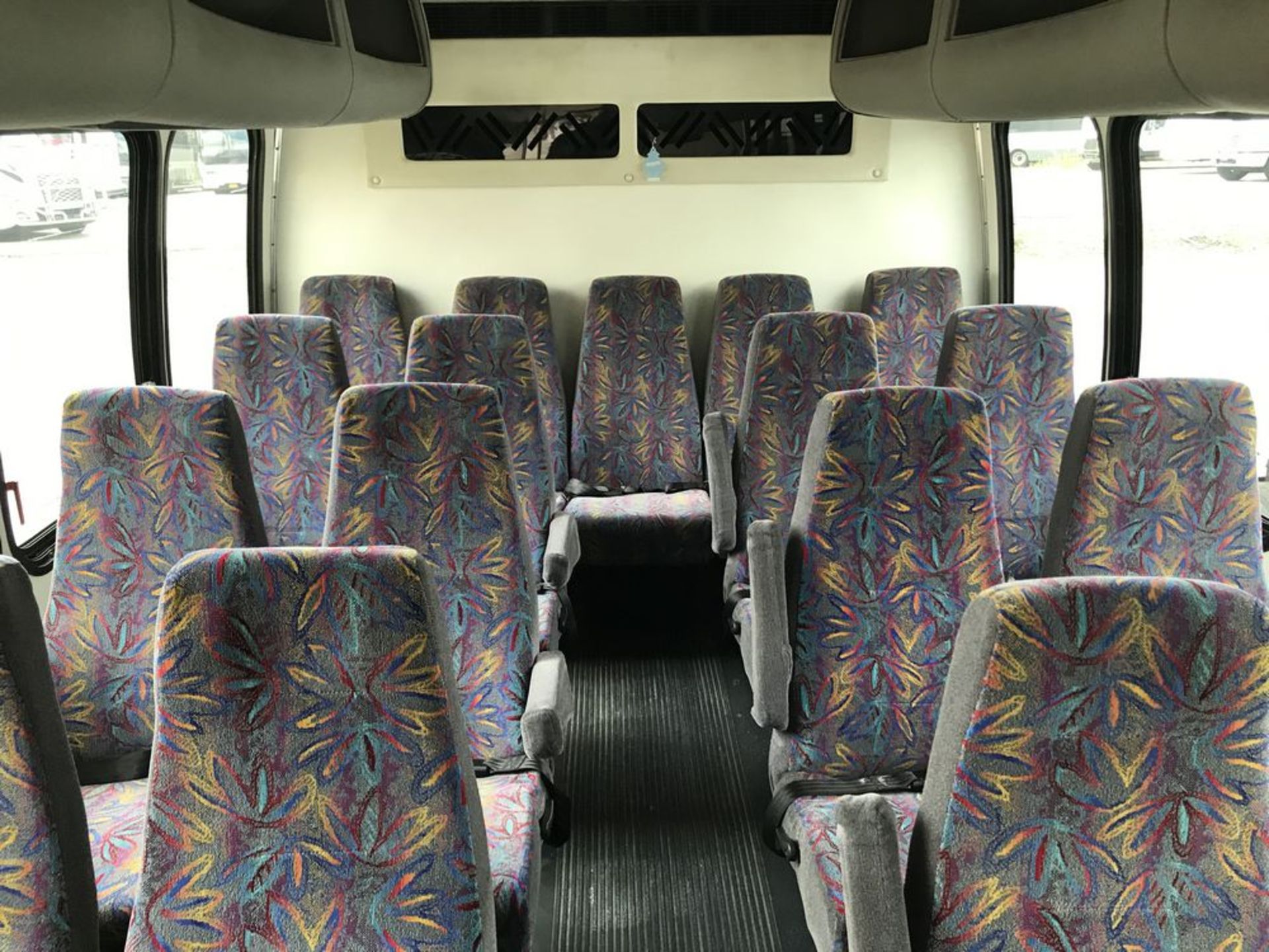 2007 CHEVROLET MODEL C5500, 33 SEAT PASSENGER COACH BUS - Image 11 of 15