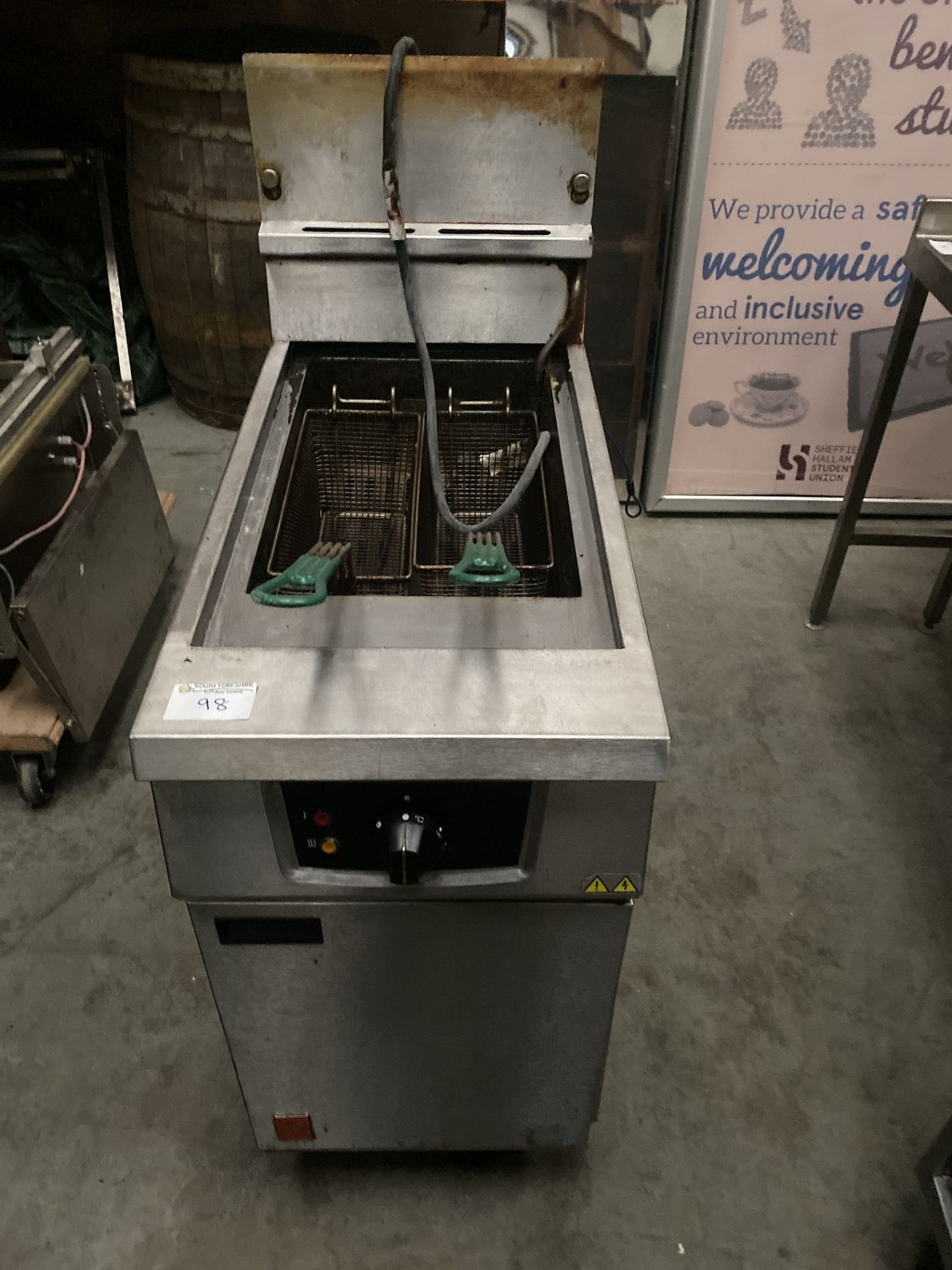 Falcon Infinity Deep Fat Fryer, 2 Baskets Nat Gas