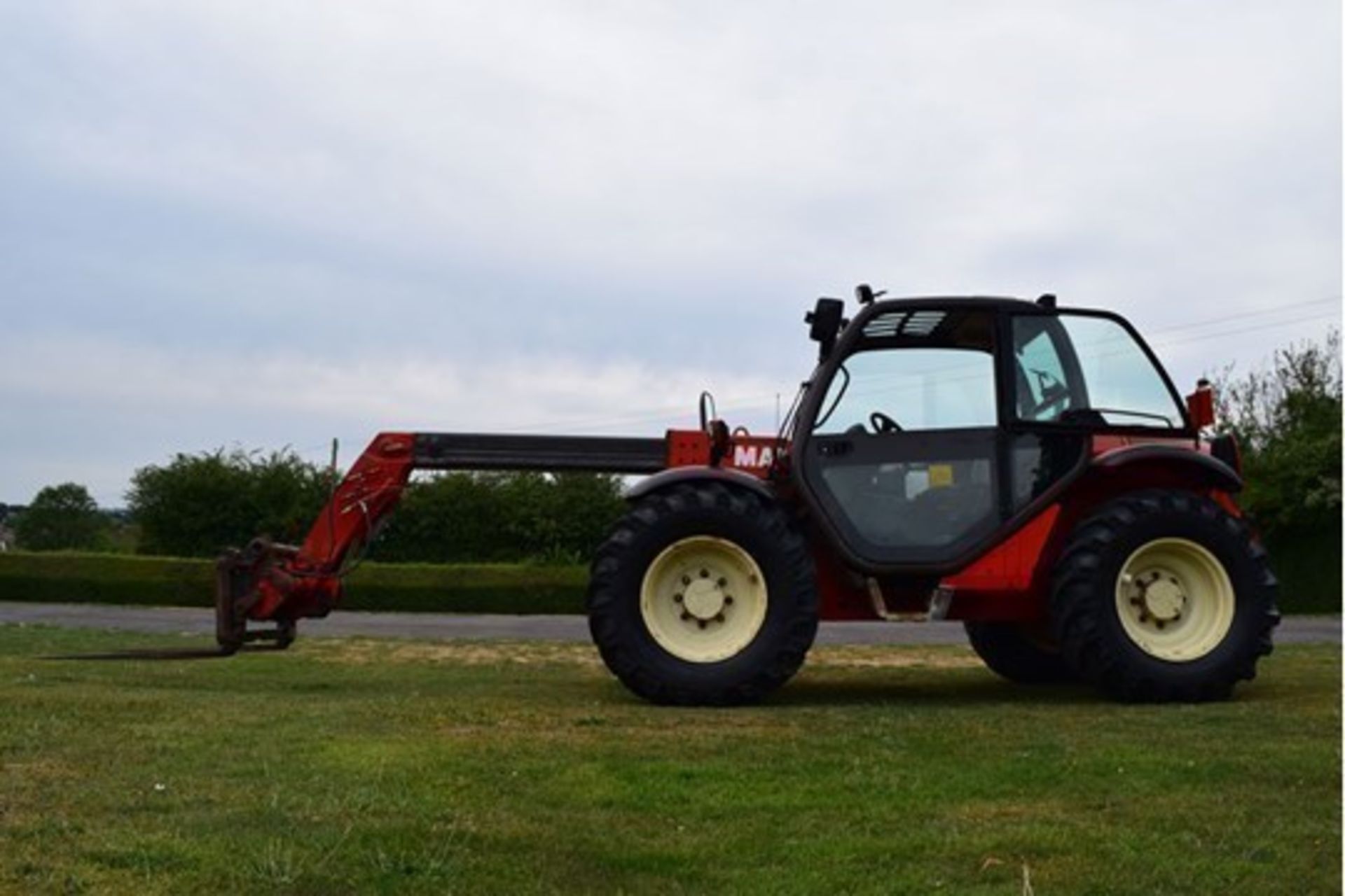 2004 Model Manitou MLT 526 Turbo 5 Meter 2.6 Tonne Telehandler - Image 2 of 12