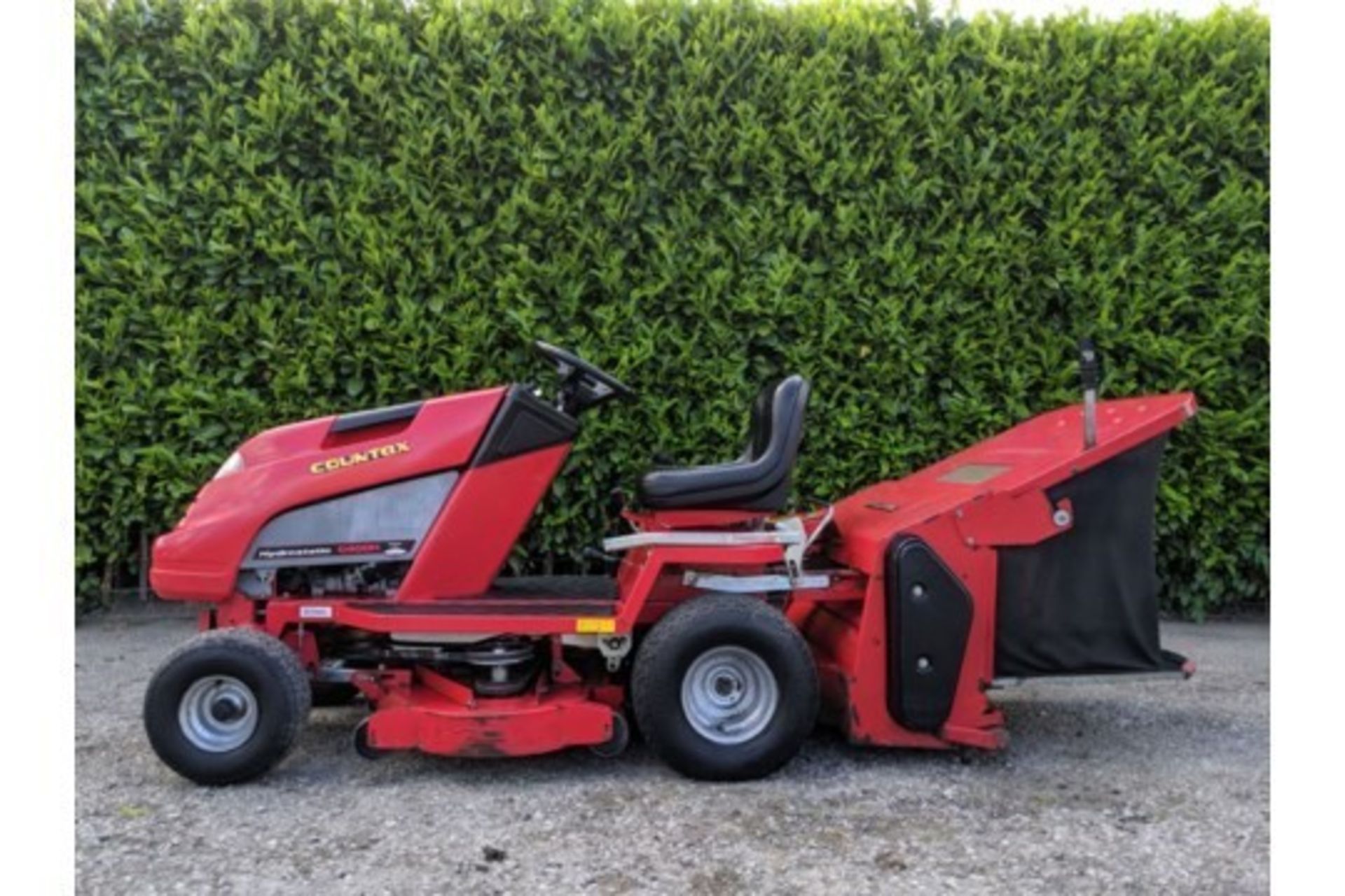Countax C400H 38" Rear Discharge Garden Tractor With PGC - Image 7 of 7